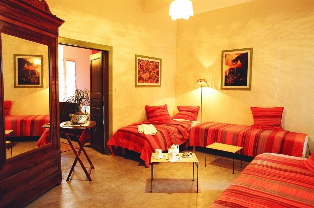 เลา เคล่ เด ช็องต์ Villa Vergeze ห้อง รูปภาพ